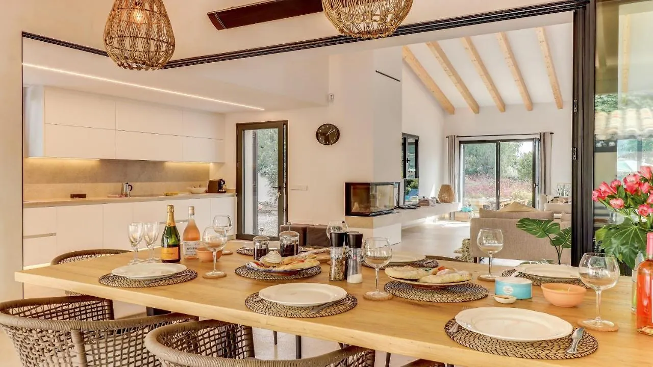 Villa Segui Pollenca 0*,